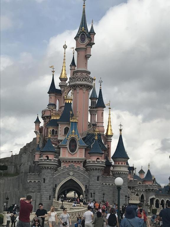 Victoria Family House Disneyland Paris Serris Exterior foto